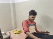 छिंदवाड़ा जिले के तामिया अस्पताल सुरक्षा गार्ड कर रहा इलाज, वीडियो वायरल