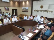 संभागीय आयुक्त ने ली छिंदवाड़ा और पांढुर्णा जिले की संयुक्त समीक्षा बैठक