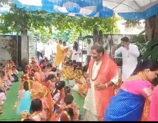 गणेश मंदिर के कन्या पूजन एवं महाआरती में उमड़ा जनसैलाब