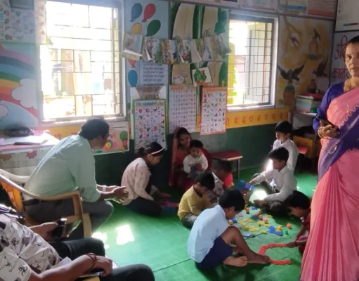 सहायक संचालक निलंबित: आंगनवाड़ी कार्यकर्ताओं से अवैध वसूली और अभद्र व्यवहार के आरोप