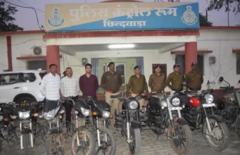 पुलिस ने मोटरसाईकिल चोरों को किया गया गिरफ्तार
