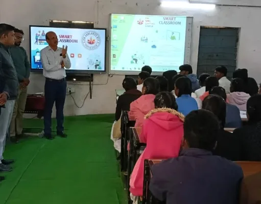 DEO ने किया विद्यालयों व छात्रावासों का आकस्मिक निरीक्षण,एक प्राचार्य को कारण बताओ नोटिस