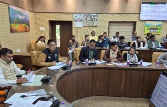 कलेक्टर ने ली समय सीमा प्रकरणों की साप्ताहिक समीक्षा बैठक