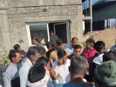 रासायनिक प्रदुषण से फसलें बर्बाद, किसानों ने किया उग्र प्रदर्शन