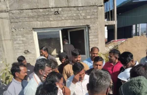 रासायनिक प्रदुषण से फसलें बर्बाद, किसानों ने किया उग्र प्रदर्शन