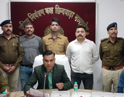 आलमारी,कुलर सुधारने वाले गिरोह ने कि थी दिन मे चोरी कोतवाली पुलिस ने 5.5लाख के माल सहित अनुपपुर ,बालाघाट से किया गिरफ्तार