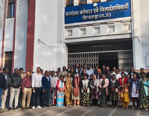 राज्य शिक्षक संघ ने मुख्यमंत्री के नाम सौंपा ज्ञापन