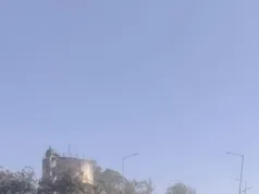 नागरिकों ने खुद ही खोल दिया ओवर ब्रिज