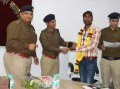 छिन्दवाड़ा पुलिस ने नववर्ष पर 47.11 लाख रुपये के 251 गुम मोबाइल नागरिकों को सौपें