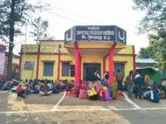 तामिया में ग्राम पंचायत जोगीमुआर के ग्रामीणों का बड़ा प्रदर्शन, सचिव-सरपंच हटाने और पेयजल संकट को लेकर धरना