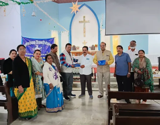 केंद्र व राज्य शासन की अल्पसंख्यक वर्ग की योजना पर चर्च में चर्चा