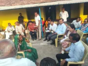 कलेक्टर ने ग्राम मोआर और करवेपिपरिया में चौपाल लगाकर सुनी ग्रामवासियों की समस्याएं