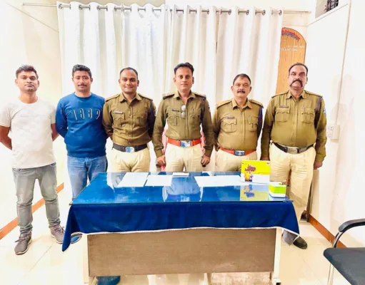 पुलिस ने लूट के 02 आरोपियो को गिरफ्तार कर 01 लाख 80 हजार रूपये की मशरूका किया जप्त