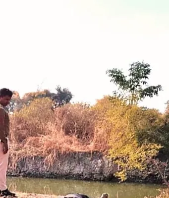 जलाशय में महाराष्ट्र के युवक का शव मिलने से सनसनी