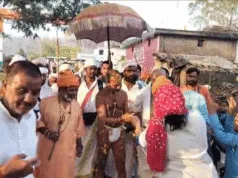 दादा गुरु की यात्रा मंडला पहुंची महामंडलेश्वर डॉक्टर वैभव अलोनी ने मंडला पहुंचकर यात्रा का किया स्वागत