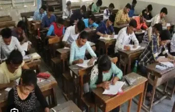 छिंदवाड़ा: शासकीय उच्चतर माध्यमिक विद्यालय बड़कुही की शिक्षिका निलंबित, बोर्ड परीक्षा में नकल कराने का आरोप