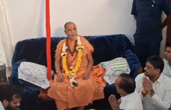 देश में रहकर देश को न मानने वालों के खिलाफ हिंदू एकजुट हों