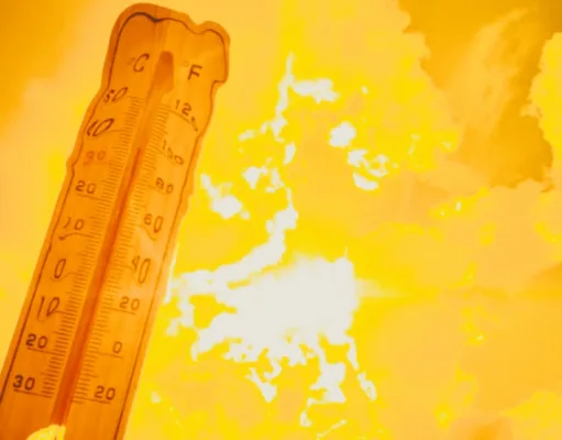 मार्च में ही अप्रैल जैसी तपिश, छिंदवाड़ा में पारा 37°C के पार