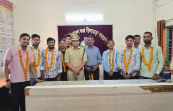 गौरवपूर्ण उपलब्धि : जिला पुलिस छिंदवाड़ा के दिशा लर्निंग सेंटर से 17 अभ्यर्थियों का चयन