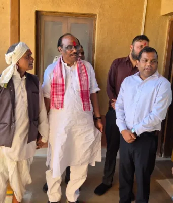 केंद्रीय मंत्री दुर्गादास उइके ने महाविद्यालय तामिया में विद्यार्थियों से किया संवाद