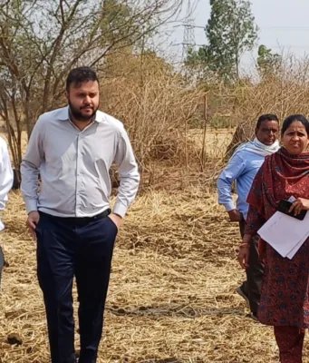 कलेक्टर ने किया फसल सत्यापन व उपार्जन केंद्रों का निरीक्षण