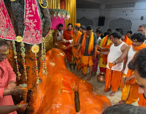 हनुमान लोक में आस्था का महाकुंभ: छह लाख श्रद्धालुओं ने किए संकटमोचन के दिव्य दर्शन