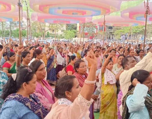 छिंदवाड़ा में अध्यापक-शिक्षकों का विशाल प्रदर्शन, वरिष्ठता और पात्रता परीक्षा को लेकर सौंपा ज्ञापन
