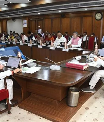 लोक कल्याणकारी और विकास कार्यों के लिए 19 हजार 810 करोड़ रूपये की स्वीकृति