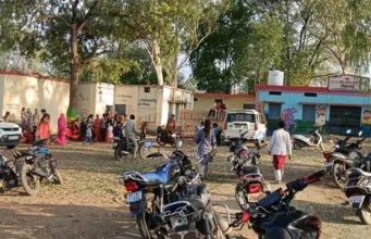 रेबीज संक्रमित कुत्ते के काटने के बाद गाय के दूध से बना मट्ठा पी गई बारात, सभी को लग रहे इंजेक्शन