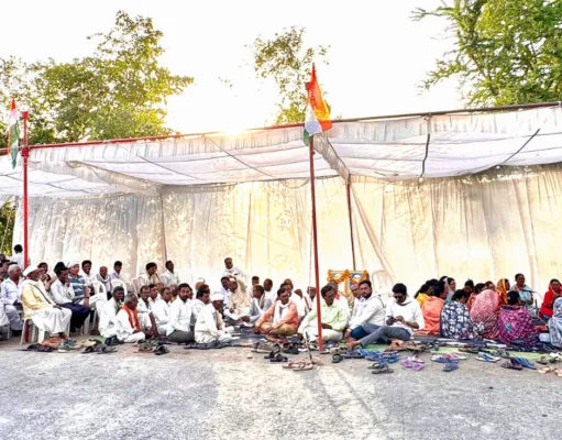 पीपला शराब दुकान हटाने के लिए सौसर विधायक विजय चौरे के नेतृत्व में अनिश्चितकालीन धरना आंदोलन शुरू