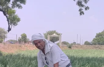 बुंदेलखंड की जलती धरती पर उम्मीद की फसल उगाने वाला किसान..