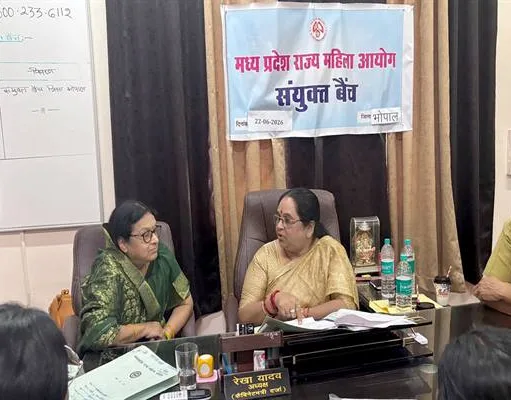 शादी का झांसा और ब्लैकमेलिंग पर आयोग सख्त