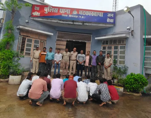 जुआ फड़ में पुलिस की दबिश 18 आरोपी धराए