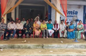 शिक्षक संघ ने लखनादौन पहुंचकर सांसद विवेक बंटी साहू को सौंपा ज्ञापन