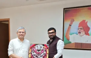 रेल सुविधाओं के विस्तार के लिए सांसद बंटी विवेक साहू रेलमंत्री अश्विनी वैष्णव से मिले