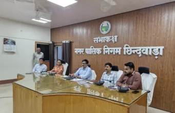 निगमायुक्त के समय-सीमा की बैठक में कड़े निर्देश: नलों में सीधे मोटर लगाने वालों पर होगी कार्रवाई, सड़कों के गड्ढे भरने, डेंगू-मलेरिया रोकथाम व जर्जर भवनों को ध्वस्त करने के दिए आदेश