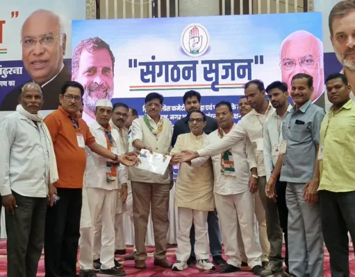 कांग्रेस ने देश को अंग्रेजों से मुक्त कराया अब चंदा चोरों से भी मुक्त कराएगी