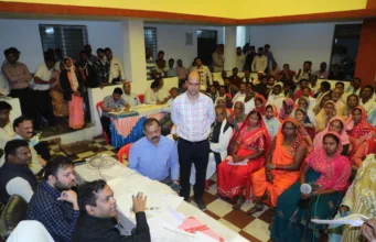 जनविश्वास अभियान में बिना अनुमति पहुंचे शिक्षक पर गिरी गाज, कलेक्टर के आदेश पर निलंबित