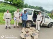 जायलो कार से शराब ढो रहा तस्कर गिरफ्तार