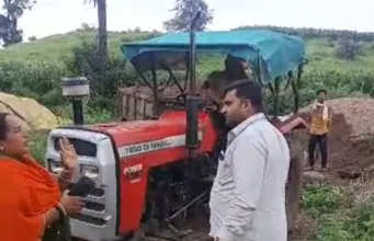 जप्त रेत परिवहन को लेकर विवाद, खनिज विभाग और पूर्व सरपंच ने थाने में कराई FIR