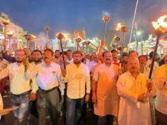 अखंड भारत दिवस और स्वतंत्रता दिवस की पूर्व संध्या पर निकली विशाल मशाल यात्रा से राष्ट्रमय हुआ शहर