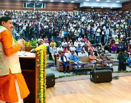फेक न्यूज के जमाने में हम नेक न्यूज वाले बनें :मुख्यमंत्री डॉ. यादव