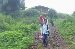 छिंदवाड़ा: डोलाढाना गांव में जर्जर सड़क के साथ पेयजल संकट, ग्रामीणों ने कलेक्टर से लगाई गुहार