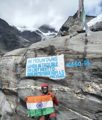 पहाड़ की ऊंचाई से ऊंचा हौसला: 16,460 फीट पर जतिन ने फहराया तिरंगा