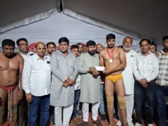 तिघरा उमरेठ में प्रदेश स्तरीय दंगल, राहुल चंद्रवंशी ने जीती फाइनल कुश्ती