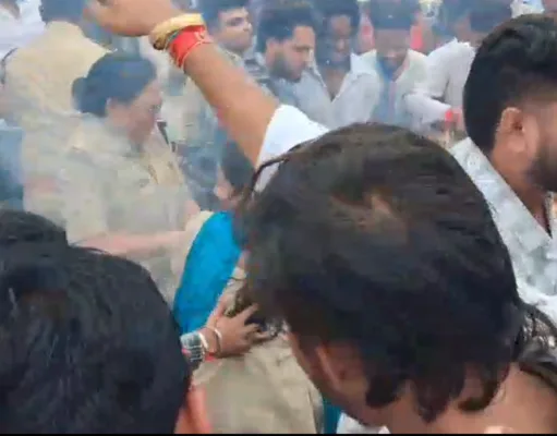 छिंदवाड़ा में प्रदर्शन के दौरान एनएसयूआई एवं एबीवीपी के कार्यकर्ताओं में टकराव