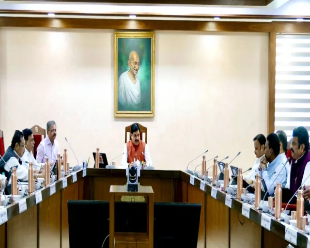TN3-Bhopal150926053732 cabinet meeting