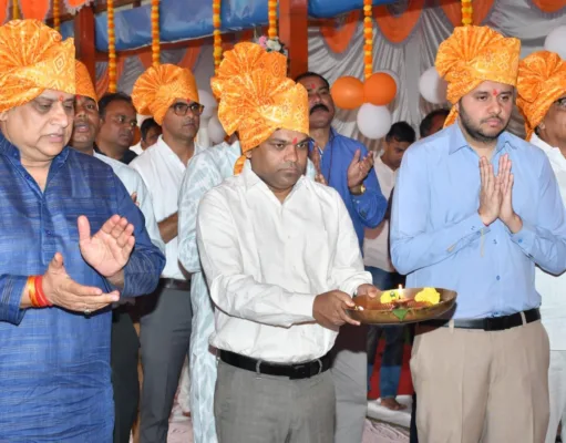 शक्ति, शौर्य और रक्षा के प्रतीक शस्त्रों का किया गया पूजन