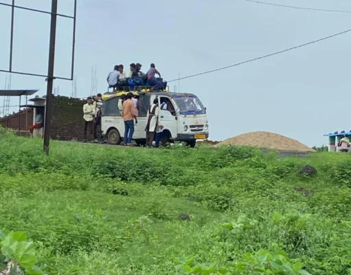 मैजिक ऑटो में स्कूली बच्चों के परिवहन को लेकर प्रशासन सख्त