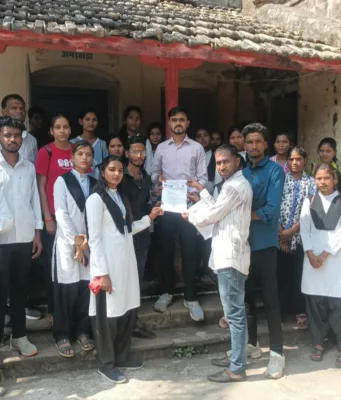 अमरवाड़ा के एकलव्य कॉलेज की अव्यवस्थाओं पर फूटा छात्रों का गुस्सा